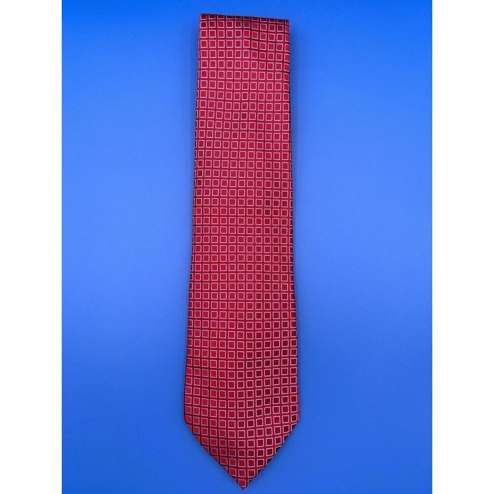 DONALD TRUMP Neck Tie Signature Collection 100% SILK  3.25” X 58” RED Geometric
